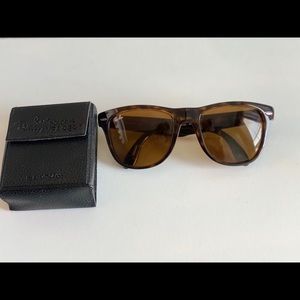 MAKE AN OFFER - WAYFARER FOLDING CLASSIC RAYBANS